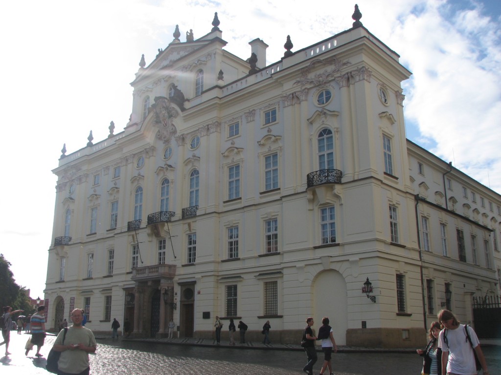 Praga, Pałac Arcybiskupi na Hradczanach