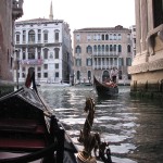 Wenecja, wypływamy na Canale Grande, naprzeciwko: Palazzo Papadopoli i Palazzo Giustiniani Businello