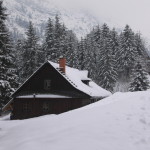 Stare schronisko (wozownia) nad Morskim Okiem
