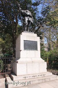Londyn, Waterloo Place, pomnik Roberta Falcona Scotta