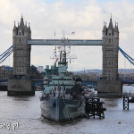 Tower Bridge (przed nim HMS Belfast), widziany z sąsiedniego London Bridge