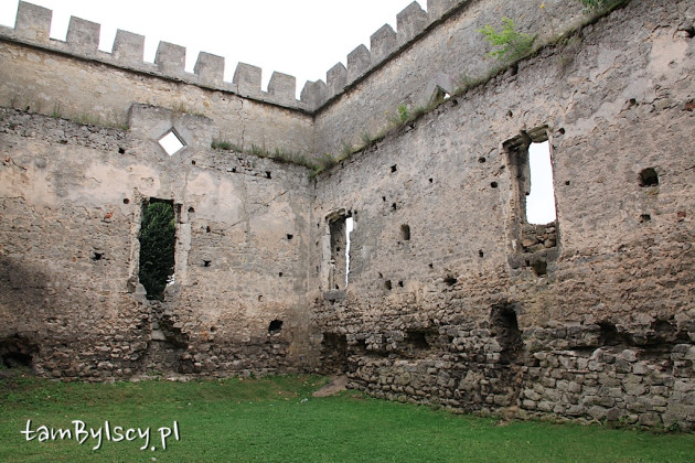 Szydłów, zamek, ruiny sali rycerskiej