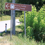 Oznakowanie twierdzy Zvecaj przy trasie M-16