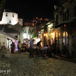 Zabytkowy Mostar nocą