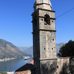 Kotor, dzwonnica kościoła Matki Bożej od Zdrowia po drodze na twierdzę