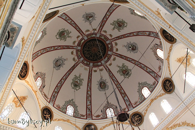 Izmir, kopuła meczetu Sadirvanalti Camii