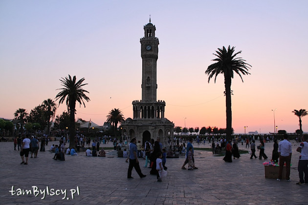 Izmir, wieża zegarowa na placu Konak