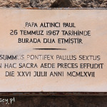 Selçuk, bazylika św.Jana, pamiątka po wizycie papieża Pawła VI