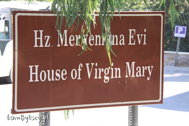 Meryemana, tablica przy wjeździe