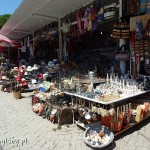 Bergama, starożytny Akropol, stragany przed wejściem