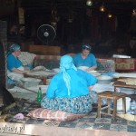 Selçuk, jaskinie Siedmiu Śpiących, przed jaskinią restauracja z widokiem na przygotowywane jedzenie