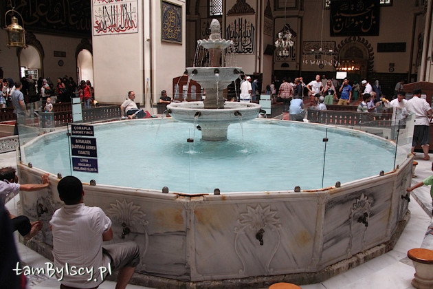 Bursa, meczet Ulu Cami (Wielki Meczet), fontanna ablucyjna wewnątrz