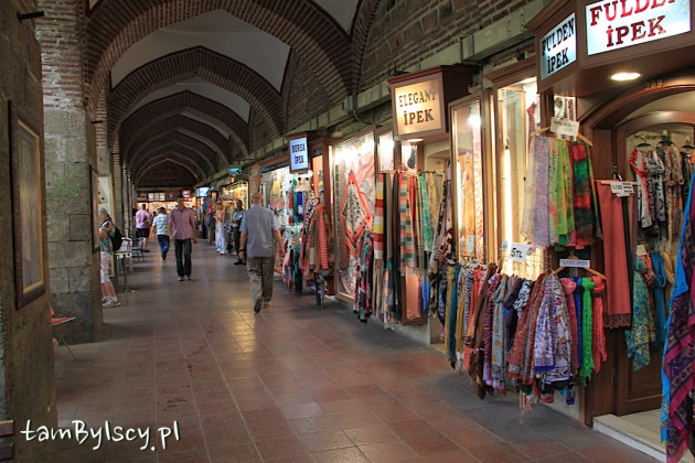 Bursa, dawny karawanseraj Koza Han, dziś bazar jedwabny