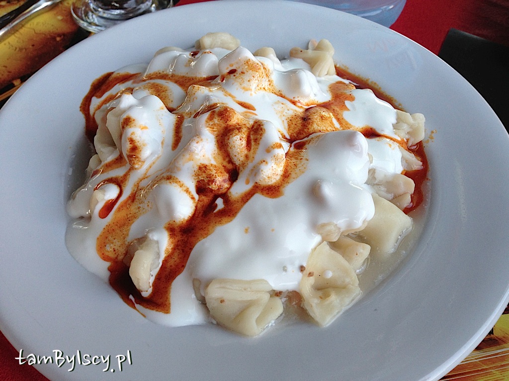 Pamukkale, tureckie manti w restauracji