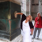 Stambuł, Hagia Sofia, "płacząca kolumna"