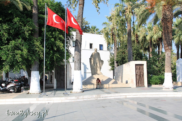 Bodrum, pomnik Ataturka