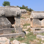 Ruiny Patary, sarkofagi w nekropolis