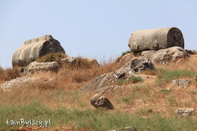 Ruiny Patary, sarkofagi w nekropolis