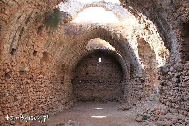 Beçin, ruiny karczmy (Kizil Han) z XV w.
