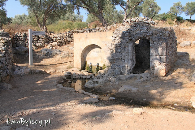 Beçin, fontanna z XIV/XV w.