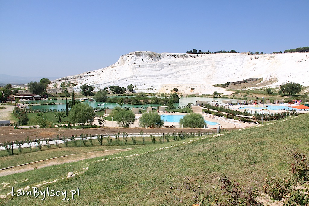 Pamukkale, widok na wapienne tarasy