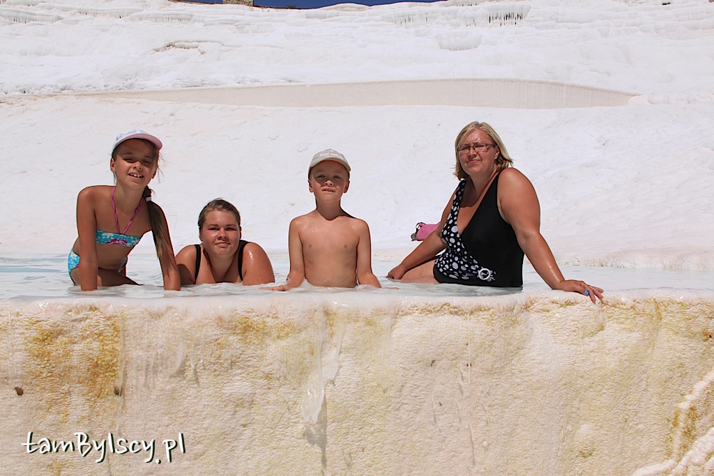 Pamukkale, baseny z ciepłą wodą ze źródeł