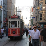 Stambuł, zabytkowy tramwaj na ulicy İstiklâl Caddesi