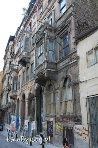 Stambuł, domy w dzielnicy Beyoğlu