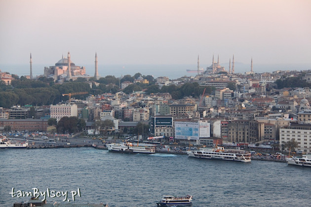 Stambuł, wieża Galata, widok na Sultanahmet, Błękitny Meczet i Hagę Sofię