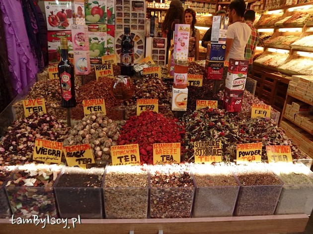 Herbata na bazarze w Stambule