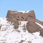 Hoşap, elementy fortyfikacji na sąsiednich wzgórzach