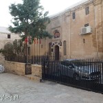 Mardin, hotel Antik Tatlidede Konagi i jego jedyne miejsce parkingowe, a na nim nasza Fiesta