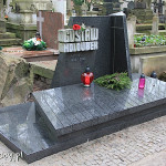 Warszawa, Cmentarz Powązkowski, grób Gustawa Holoubka