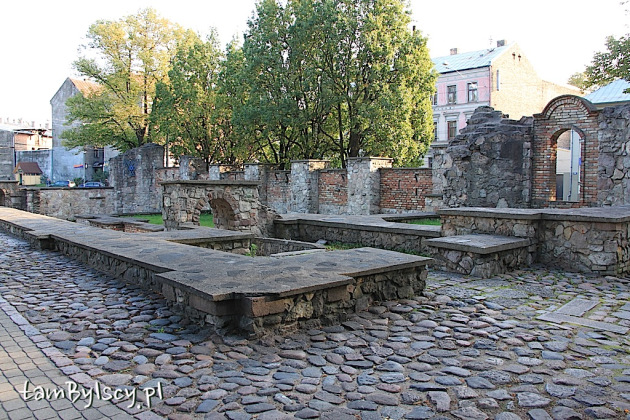 Ryga, pozostałości spalonej synagogi