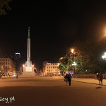 Ryga, pomnik Wolności nocą