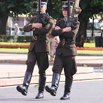 Ryga, uroczysta warta pod Pomnikiem Wolności