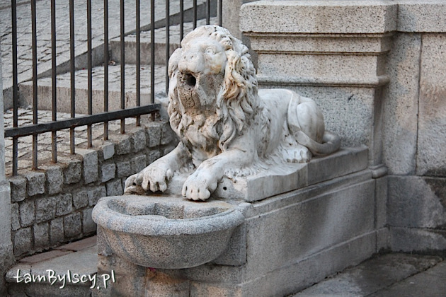 Sardynia, Ozieri, fontanna Grixoni