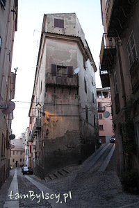 Sardynia, uliczki starego Ozieri