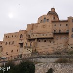 Cagliari, wzgórze zamkowe i katedra św.Marii widziane z zewnątrz