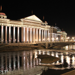 Skopje nocą