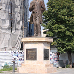 Skopje, pomnik Dimitriji Čupovskiego, macedońskiego pisarza i działacza niepodległościowego