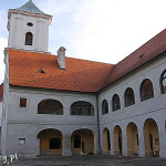 Osijek, Tvrda, franciszkański klasztor i kościół św.Krzyża