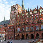 Stralsund, plac Alter Markt, ratusz i kościół św.Mikołaja
