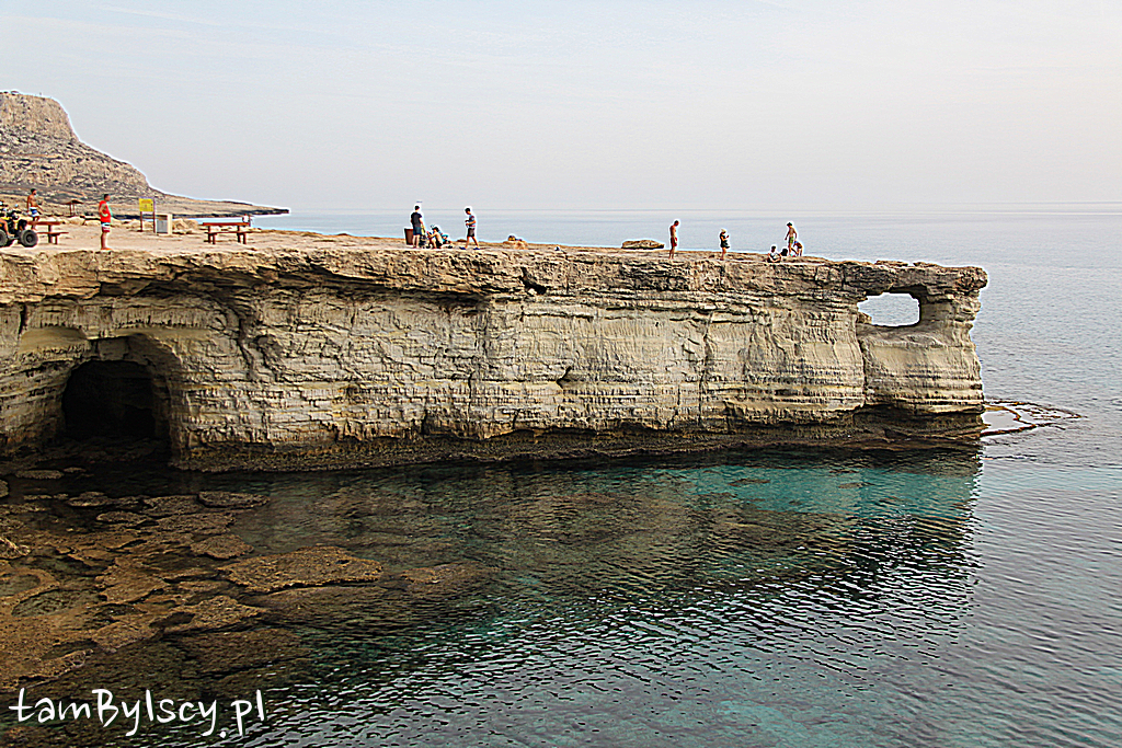 Cypr, klify nieopodal Cape Greco