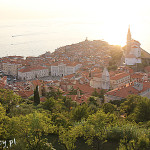 Piran, panorama starego miasta widziana z murów miejskich